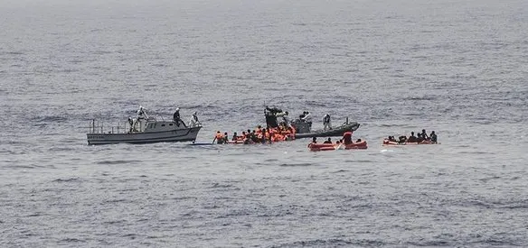 Libya açıklarında 500 göçmeni taşıyan teknenin alabora olması nedeniyle 34 kişi hayatını kaybetti