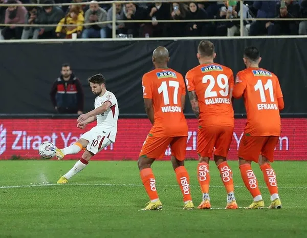 galatasarayin-bilegi-bukulmuyor-alanyasporu-devirdi-ceyrek-finale-yukseldi-alanyaspor-1-2-galatasaray-mac-sonu-1673984669190.jpeg Galatasaray'ın bileği bükülmüyor! Alanyaspor'u devirdi çeyrek finale yükseldi | Alanyaspor 1 - 2 Galatasaray MAÇ SONUCU ve GOLLER-3