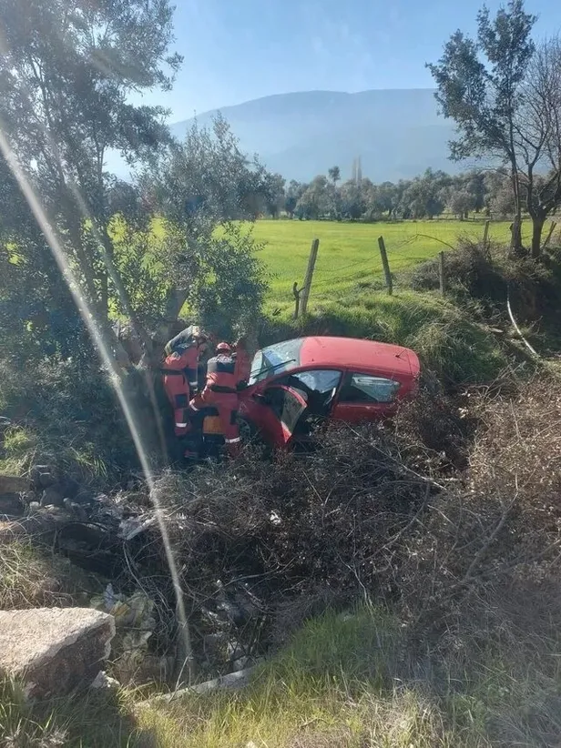 unlu-muzisyen-ve-soz-yazarindan-aci-haber-otomobili-sarampole-uctu-sanat-dunyasi-yasta-1673296715876.jpeg Ünlü müzisyen ve söz yazarından acı haber! Otomobili şarampole uçtu! Sanat dünyası yasta!-3