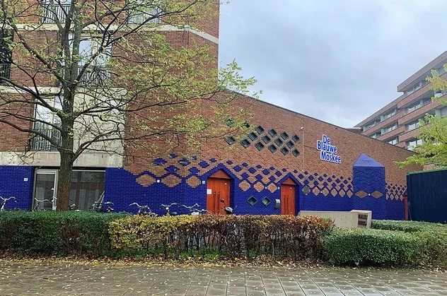 İslam düşmanlığı bunu da yaptırdı! Amsterdam’da hoparlörden okunması beklenen ilk ezan sabote edildi