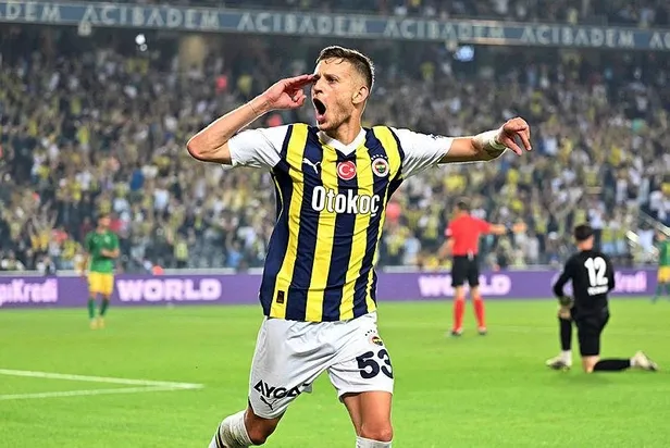 istanbulda-gol-yagmuru-temsilcimiz-fenerbahce-zimbru-5-0-maglup-etti-1690401754947.jpeg İstanbul'da gol yağmuru! Temsilcimiz Fenerbahçe, Zimbru 5-0 mağlup etti-10