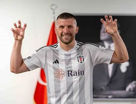 Ante Rebic’e çizme kancası