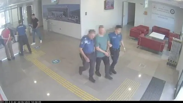 Hain FETÖ'cü Rus pasaportu ile Türkiye'ye girmeye çalıştı enselendi!-2