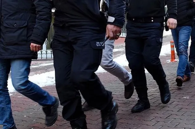 Mersin'de DEAŞ operasyonu: 13 gözaltı!