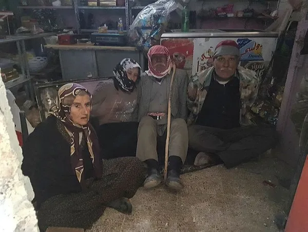 Teröristler yaşlı köylüleri bağlayıp mayınla tuzakladı-1