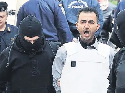 Suikast mesajı: Annem evde-1