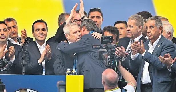 Aziz Yıldırım: İnşallah şampiyon yaparlar