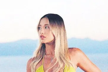 Şarkıcı Aleyna Kalaycıoğlu, yıllar sonra itiraf etti: Kardeşim Cansu, bir doktor ihmali sonucu göremiyor, konuşamıyor ve hareket edemiyor. Ölene dek kardeşimin hakkını arayacağım