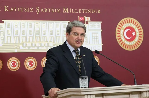 Sözde milliyetçi İYİ Parti'li Aytun Çıray milli gururumuz Bayraktar TB2'lerden rahatsız olup Selçuk Bayraktar'ı hedef aldı