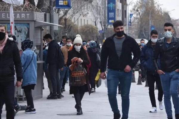 Türkiye'nin gözü Bilim Kurulu toplantısında! Ramazan'da tam kapanma olacak mı? Sokağa çıkma yasağı, toplu teravih, iftar...-13