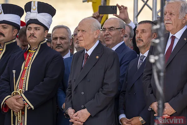 Ahlat'ta ecdada vefa! Başkan Erdoğan ve Bahçeli Selçuklu mezarlığını ziyaret etti | Han çadırında koyu sohbet - 7