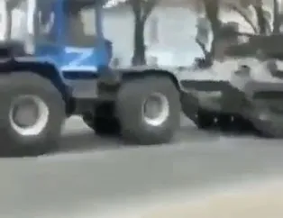 Ukraynalılar traktörle tankı çaldılar