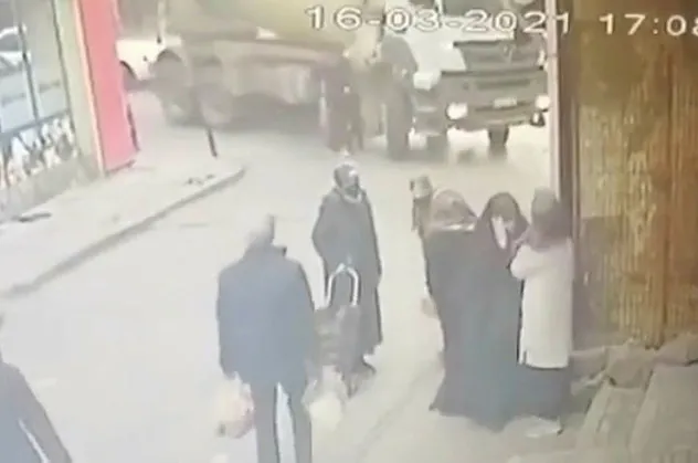Ümraniye'de korkunç kaza! Beton mikseri üzerinden geçti