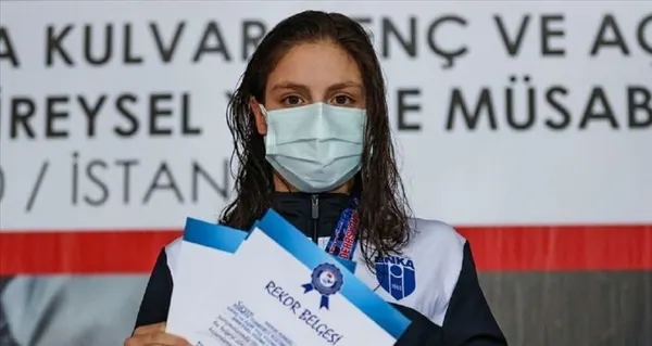 son-dakika-tokyo-olimpiyatlarinda-turk-bayragini-milli-yuzuculer-merve-tuncel-ile-berke-saka-tasiyacak-1626877013033.jpg SON DAKİKA: Tokyo Olimpiyatları'nda Türk bayrağını milli yüzücüler Merve Tuncel ile Berke Saka taşıyacak-5