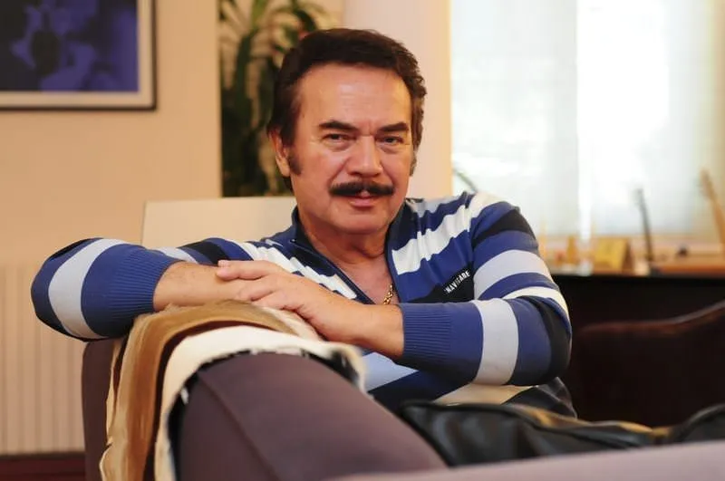 Albümüyle okutacak