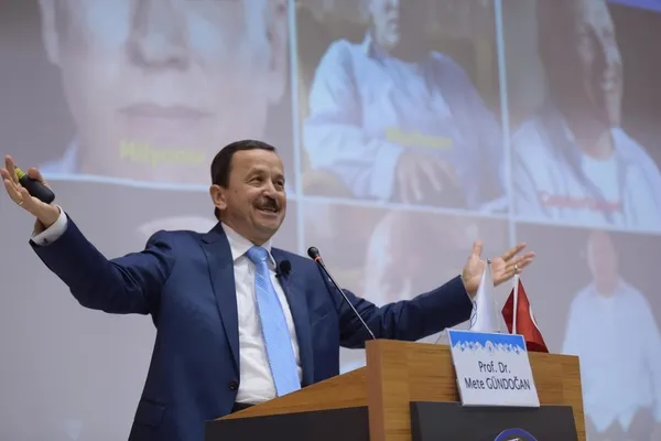 karamollaogluna-rakip-adayligini-aciklayan-mete-gundogandan-dikkat-ceken-asilturk-sozleri-1665745833566.jpg Karamollaoğlu'na rakip! Adaylığını açıklayan Mete Gündoğan'dan dikkat çeken 'Asiltürk' sözleri-7