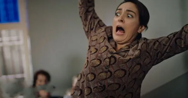 Masumlar Apartmanı Safiye'nin küçüklüğünü kim oynuyor? Safiye'nin gençliğini oynayan İrem Kübra Bakırtaş kaç yaşında?-4