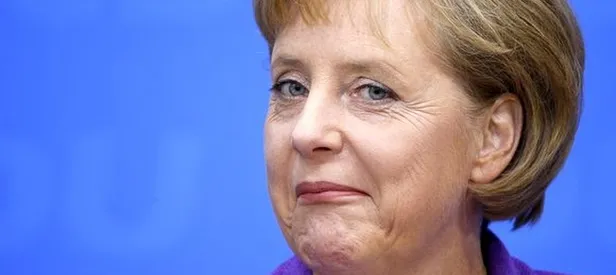 Merkel Almanya'daki Türklere böyle seslendi