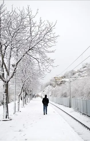 Vali Ali Yerlikaya duyurdu! İstanbul'da kar tedbirleri: Okullar tatil edildi! THY'den uçuş iptali...