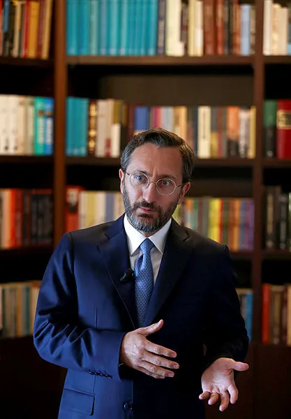 cumhurbaskanligi-iletisim-baskani-fahrettin-altun-mucadelemiz-batici-elitlerin-onumuze-kader-diye-koydugu-bagimlilik-tuzagindan-kurtulmak-icindir-1596922143587.jpg Cumhurbaşkanlığı İletişim Başkanı Fahrettin Altun: Mücadelemiz Batıcı elitlerin önümüze kader diye koyduğu bağımlılık tuzağından kurtulmak içindir-2