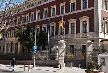 Almanya da başkonsolosluğunu kapattı!