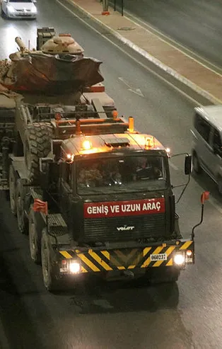 Şanlıurfa'da Suriye sınırına askeri sevkiyat