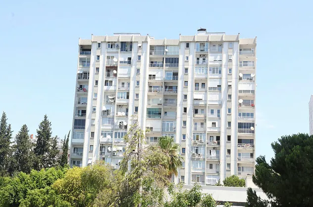 Antalya'da 1 milyonluk  vurgun iddiası! Yönetim ortadan kayboldu site sakinleri isyan etti