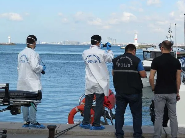 Kadıköy'de şüpheli ölüm: Denizde erkek cesedi bulundu!-5