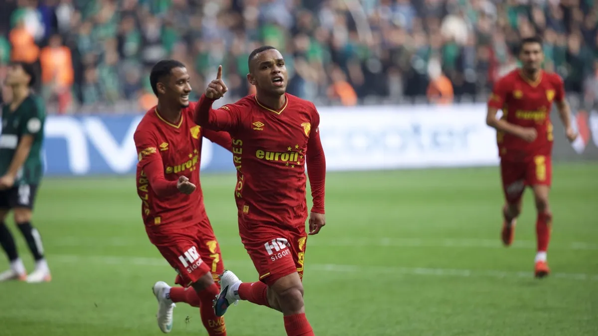 Göztepe deplasmanda Kocaelispor'u 2-1 ile geçti