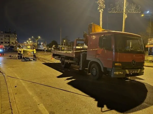 Adana'da gece yarısı korkunç son! Çekici ile çarpışan motosikletin sürücüsü hayatını kaybetti-3