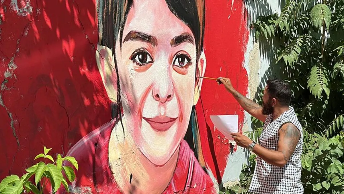 Azerbaycanlı ressam Hatai Abdullayev, 8 yaşındaki Narin Güran'ın portresini duvara resmetti