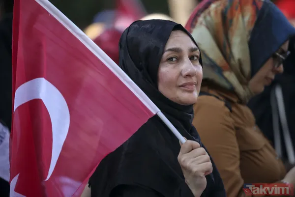 Saraçhane’deki 15 Temmuz etkinlik alanına millet akın etti - 6