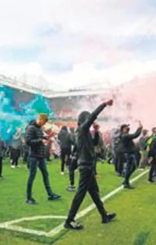 Manchester United taraftarı stadı bastı | Yurttan ve dünyadan spor gündemi