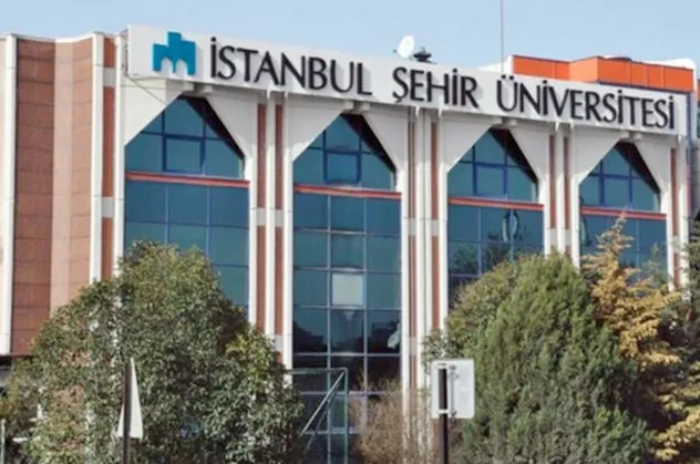 Şehir Üniversitesi’nin mağduriyet algısı çökertildi! Yönetim hatasını siyasi operasyonla örtmek istediler