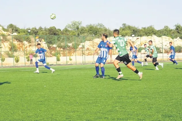 Köyler arası futbol turnuvasını izleyen taraftar sayısı Süper Lig'i gölgede bıraktı