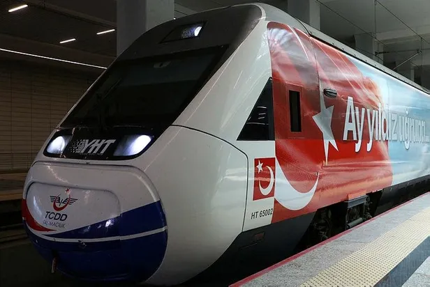 15-temmuz-demokrasi-ve-milli-birlik-treni-ankaradan-hareket-etti-ay-yildiz-ugruna-1657791966817.jpeg 15 Temmuz Demokrasi ve Milli Birlik Treni Ankara'dan hareket etti: Ay yıldız uğruna...-2