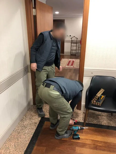 Kapı kilidi söktüren sevgi pıtırcığı Ekrem İmamoğlu! İşte zorbalığın görüntüleri...-4