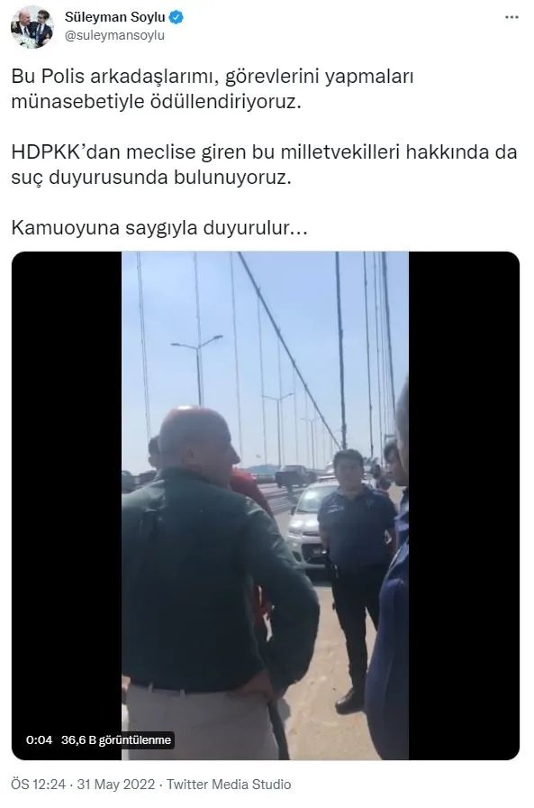 turkiye-isci-partisi-milletvekillerinden-provokasyon-15-temmuz-sehitler-koprusune-gezi-pankarti-astilar-1653990277925.jpg Türkiye İşçi Partisi milletvekillerinden provokasyon! 15 Temmuz Şehitler Köprüsü’ne 'Gezi' pankartı astılar... Suç duyurusunda bulunuldu-4