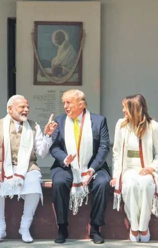 Trump, Hindistan ziyaretinde ülkenin geleneklerini bire bir yerine getirdi