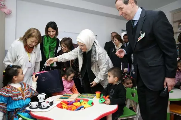 Emine Erdoğan, ismini taşıyan anaokulu ve çocuk parkının açılışına katıldı-10
