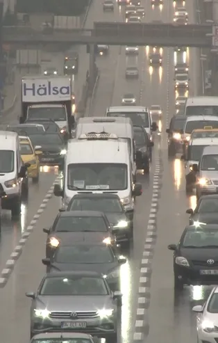 Son dakika: İstanbul’da yağmur trafiği! Yoğunluk yüzde 56’lara ulaştı | Trafik son durum
