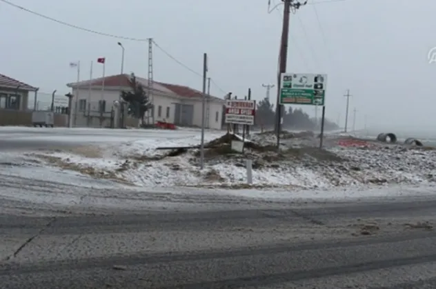 Silivri beyaza büründü! İstanbul Valiliği uyardı: Perşembe gününe dikkat