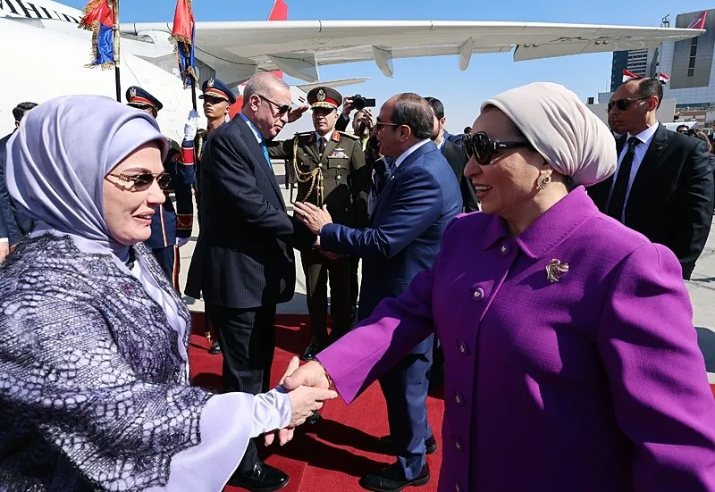 SİSİ HAVALİMANINDA KARŞILADI-2