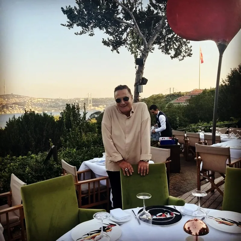 mehmet-ali-erbilin-kokleri-sezin-erbil-babasinin-dogdugu-evi-paylasti-1775914395891.jpg Mehmet Ali Erbil’in kökleri! Sezin Erbil babasının doğduğu evi paylaştı-4