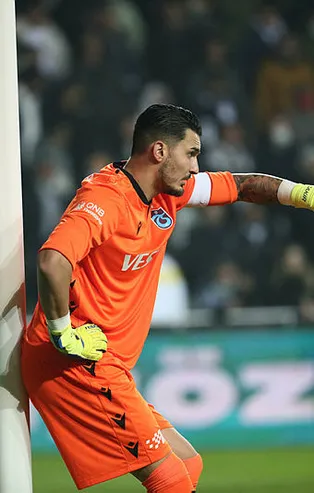 Trabzonspor'da kale emin ellerde! Uğurcan Çakır rakip forvetleri dünyaya küstürdü