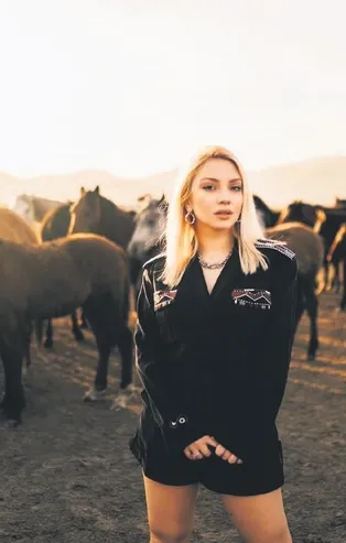 Cesur güzel Ece Seçkin