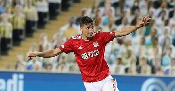 Mert Hakan Sivasspor’a veda etti!