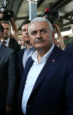 Başbakan: Bu milletin hissiyatıyla alay etmektir