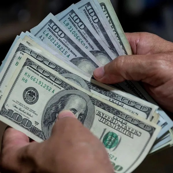 turkiyeye-dolar-uzerinden-yeni-operasyon-mu-uluslararasi-basinin-hedefinde-yine-turk-ekonomisi-var-1622220623825.jpg Türkiye’ye dolar üzerinden yeni operasyon mu? Uluslararası basının hedefinde yine Türk ekonomisi var!-4