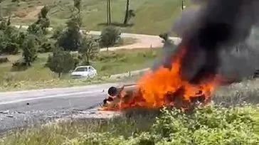 İZLE I Manisa’da feci kaza: Araç sürücüsü yanarak can verdi, 8 kişi yaralı